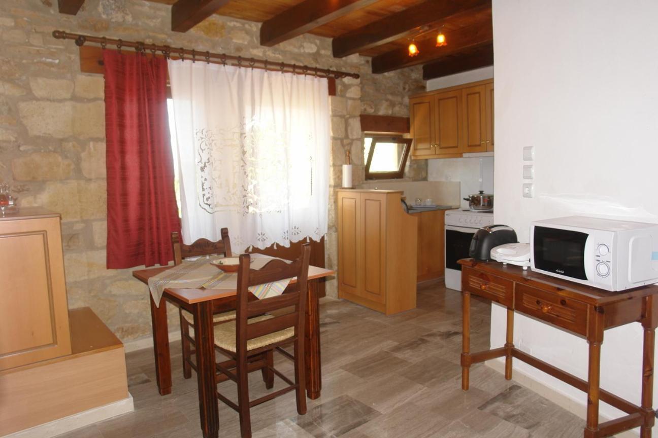 Villa Eleva Aryiroúpolis Buitenkant foto
