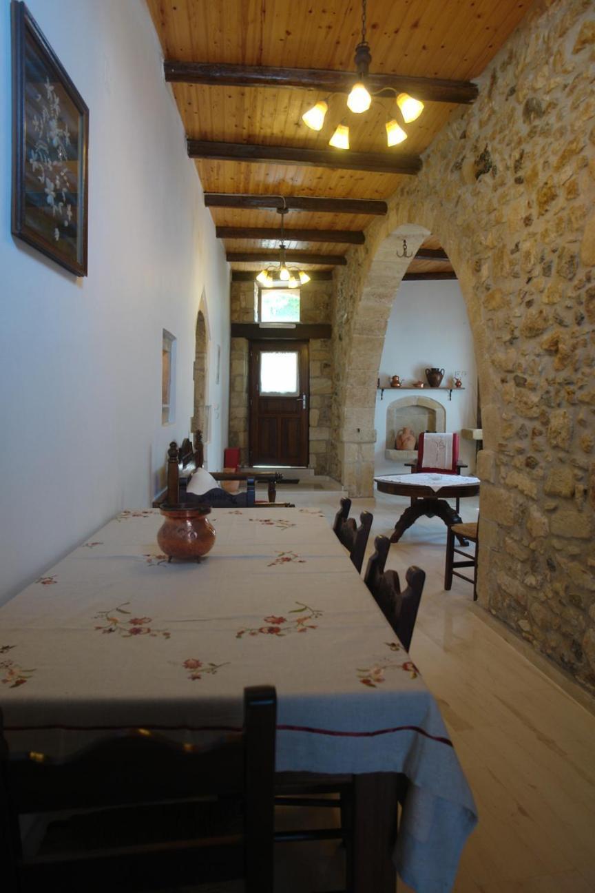 Villa Eleva Aryiroúpolis Buitenkant foto